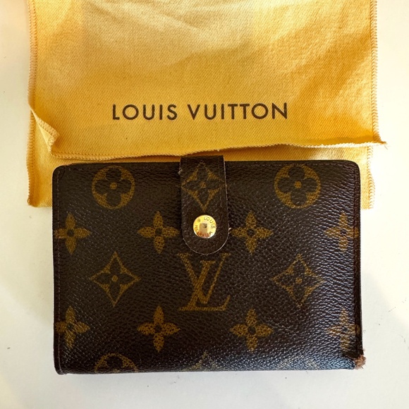 LOUIS VUITTON VIENNOIS MONOGRAM WALLET - Picture 1 of 15